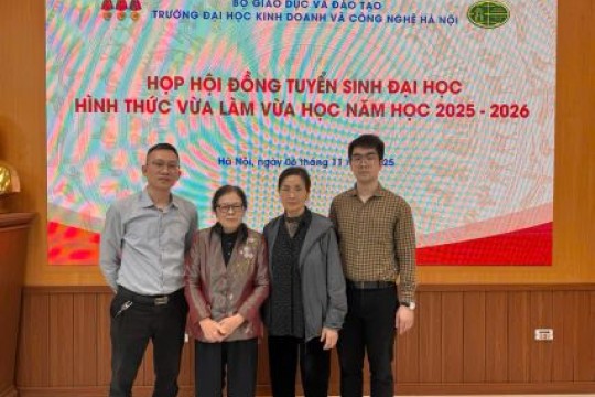 THÔNG QUA BIÊN BẢN HỌP HỘI ĐỒNG TUYỂN SINH XÉT ĐIỂM CHUẨN ĐẠI HỌC HỆ VLVH NĂM HỌC 2025-2026